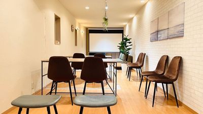 レイアウトは自由自在。
※ご利用後は元にお戻しください - シエスタ烏丸 〈シエスタ烏丸〉【11名～20名様専用】の室内の写真
