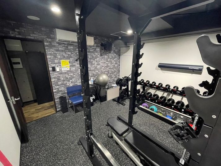 【個室ジム】フリーウェイトが豊富♪ハコジム森小路店ルーム3 - ハコジム森小路店
