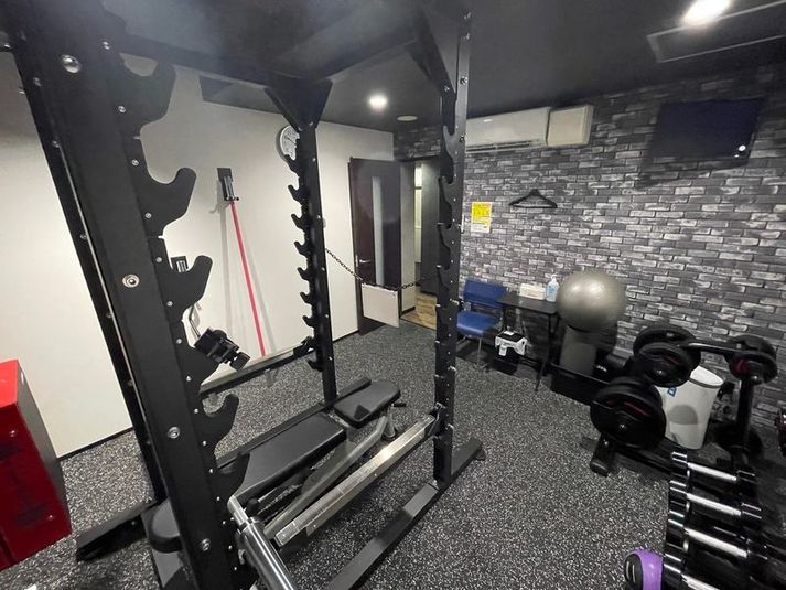 【個室ジム】フリーウェイトが豊富♪ハコジム森小路店ルーム3 - ハコジム森小路店