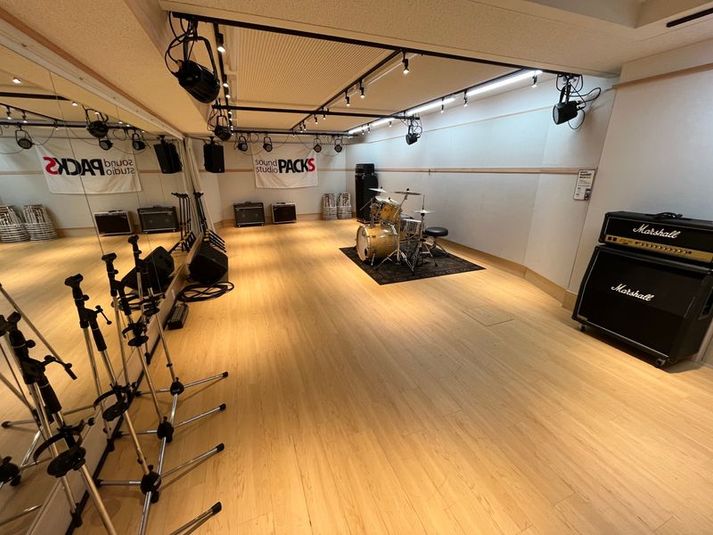 スタジオパックス 南浦和店 セルフREC可能！音楽スタジオの室内の写真