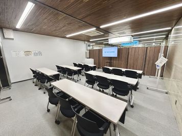 【約48.64㎡の使いやすい会議室】 - 【閉店】TIME SHARING 竹橋 パレスサイドビル 【閉店】1Fの室内の写真