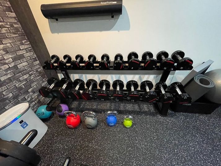 【個室ジム】フリーウェイトが豊富♪ハコジム都島店ルーム3 - ハコジム都島店