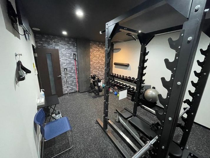 【個室ジム】フリーウェイトが豊富♪ハコジム都島店ルーム3 - ハコジム都島店