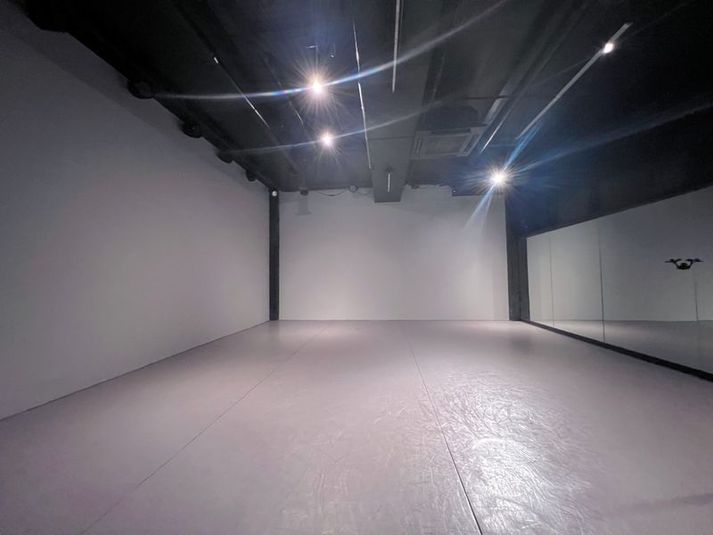 ダンススタジオ - R21 DANCE STUDIO