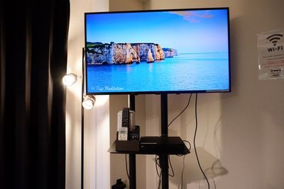 大画面TV FireStickが装備されています。 - 矢場町ゲームスペース ゲームレンタルスペースの室内の写真