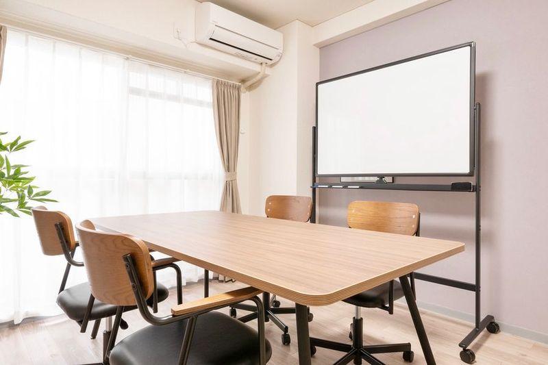 貸し会議室、ワークスペース - R's Office梅田