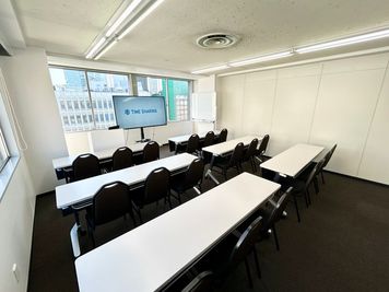 【晴れた日は日差しが良く入ります】 - TIME SHARING新宿 9Cの室内の写真