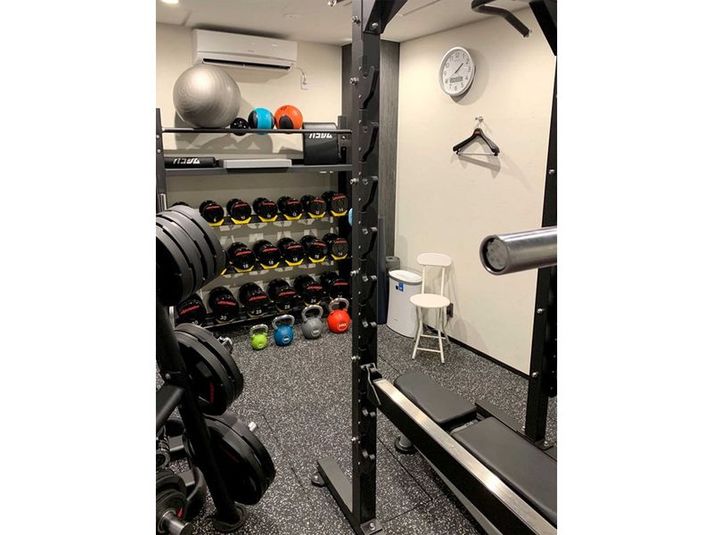 【個室ジム】フリーウェイトが豊富♪ハコジム中洲店ルーム4 - ハコジム中洲店