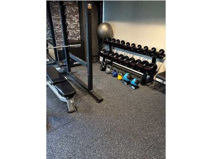 【個室ジム】フリーウェイトが豊富♪ハコジム静岡駅南口店ルーム3 - ハコジム静岡駅南口店