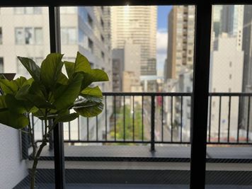レンタルスペース「ワンコイン会議室 大門・浜松町」の室内の写真