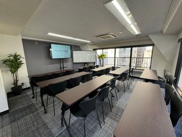 レンタルスペース「ワンコイン会議室 大門・浜松町」の室内の写真