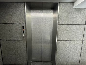 レンタルスペース「ワンコイン会議室 大門・浜松町」の入口の写真