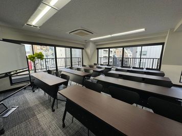 レンタルスペース「ワンコイン会議室 大門・浜松町」の室内の写真