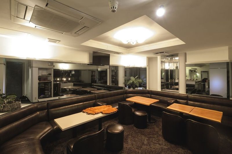 貸切スナック レイケン 大きな鏡張りの可愛いレトロな内装 - 【赤坂見附徒歩2分】貸切BAR(レイケン)/パーティー/2次会