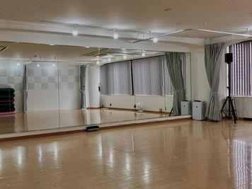 天神橋筋六丁目駅前のダンス・レッスンスタジオです - B-studio