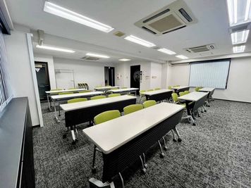 【スクール形式26名着席可能！】 - TIME SHARING 御成門 SANPU BUILDING 3Fの室内の写真