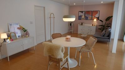 深谷市にあるスペースです✨
会議利用から撮影利用、パーティー利用等様々な用途に人気となっております！ - Relax rooｍ 深谷 Relax room 深谷｜撮影利用📷ポップアップ👗の室内の写真