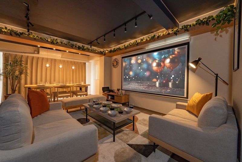 超大型100㌅スクリーンシアター・パーティースペース🎞️ - ローカル人形町（人形町駅徒歩1分）