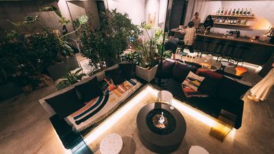 店内の全体像
50名着席、100名収容 - 恵比寿の焚き火バー CityCamp / シティーキャンプの室内の写真
