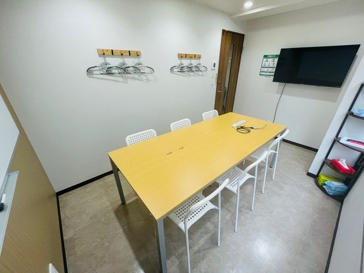 【荻窪駅から1分】6名会議室（RoomA） - いいオフィス荻窪