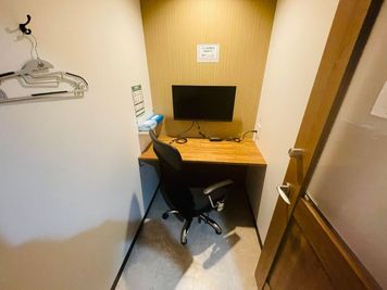 いいオフィス荻窪 【荻窪駅徒歩1分】1名個室（ブース13）の室内の写真