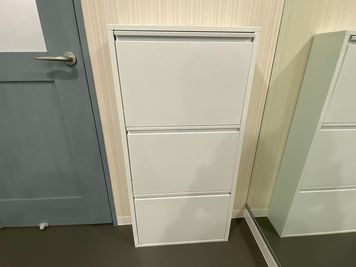 靴箱 - Hina STUDIO(ヒナスタジオ)【新宿西口スタジオ】 Hina STUDIO（新宿西口スタジオ）【Bスタジオ】の設備の写真