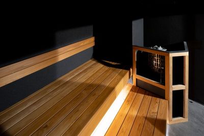 貸切サウナ付きスペース。男女共用・10人最大同時利用できるサウナ。 - 季ららYokohama 関内3分｜サウナ付きプライベート個室🧖‍♂️🎉カラオケありの室内の写真