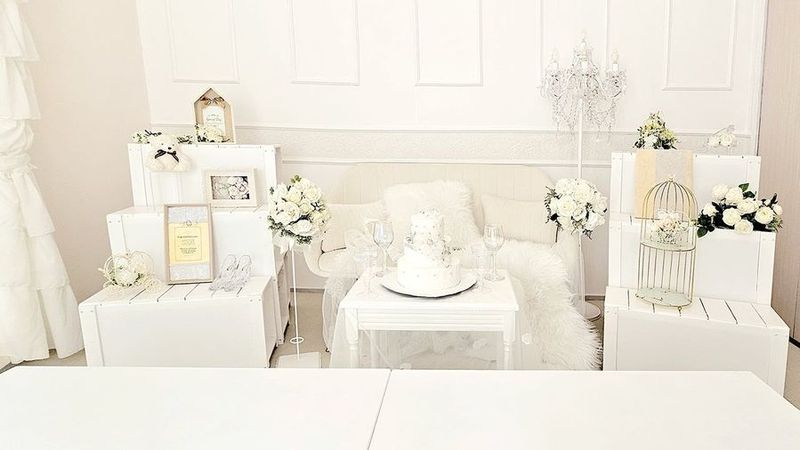 推しの城☆推し会や女子会・ポートレート撮影に！推し祭壇有 - 白い城☆熊本市のレンタルスペース&セルフ写真館