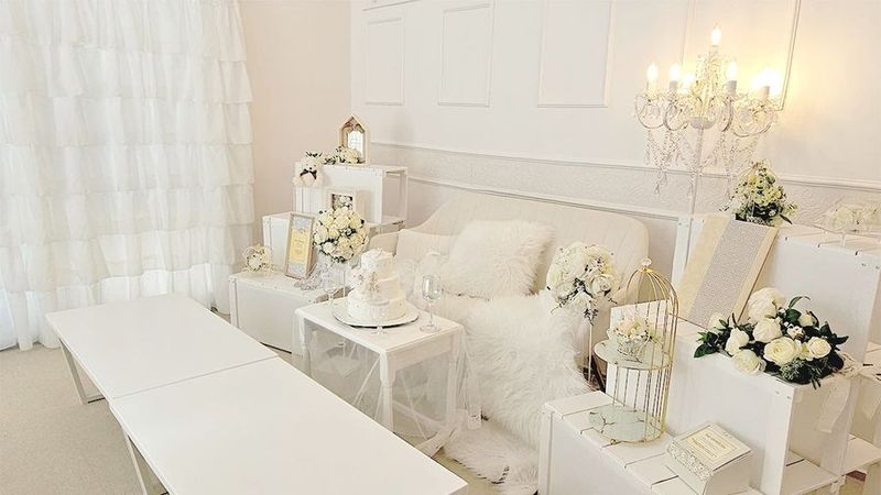 推しの城☆推し会や女子会・ポートレート撮影に！推し祭壇有 - 白い城☆熊本市のレンタルスペース&セルフ写真館