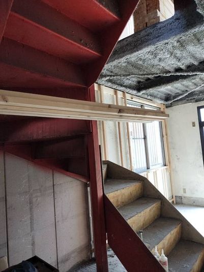 廃墟風　スケルトン貸しレンタルスペース - 焼き鳥鳥ハチ　3階-4階レンタルスペース　