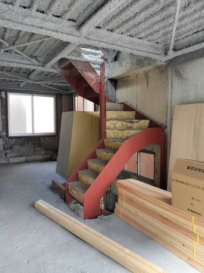 廃墟風　スケルトン貸しレンタルスペース - 焼き鳥鳥ハチ　3階-4階レンタルスペース　