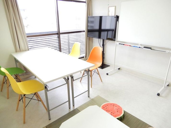 多目的スペース - ＜カラフル会議室 京都駅前＞