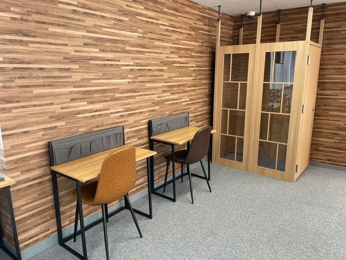 パーテーション区切り・最大3名打合せスペース（代表者申込プラン） - コワーキング新潟弁天