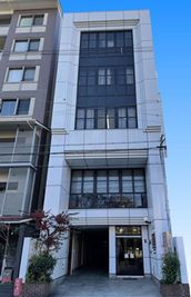 この建物の3階になります - リプルナサロン レンタルスペース・貸し会議室の外観の写真