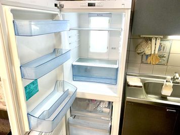 冷蔵庫 - バービーカーサスタジオ キッチン付き撮影レンタルスペースの設備の写真