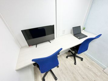 オンライン会議も打合せにもピッタリ。 - WorkWork　 完全個室ブースAの室内の写真
