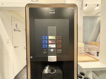 フリードリンクは飲み放題！！（お茶、コーヒー、お水（お湯）が飲み放題です。 - WorkWork　 複合型コワーキングスペース・レンタルスペースの設備の写真