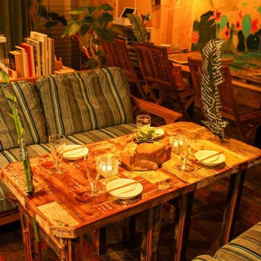 西海岸風ROOM カフェ - 焼鳥MOZU