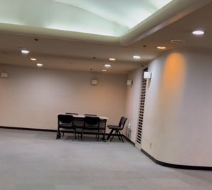 横浜セネックス 大会議室の入口の写真