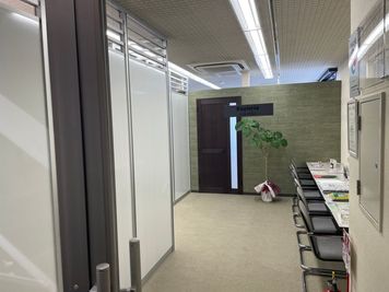 リプルナサロン レンタルスペース・貸し会議室の室内の写真