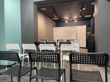 事例：セミナー - T&Space ilmi (イルミ)の室内の写真