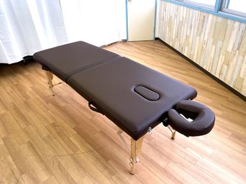 施術ベッド - スタジオディライツ　北浦和 【レンタルサロン】スタジオディライツ北浦和A　北浦和駅3分の設備の写真