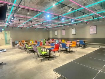 最大60人 - aiDolce（アイドルチェ） キッチン・控室付きレンタルスペースの室内の写真