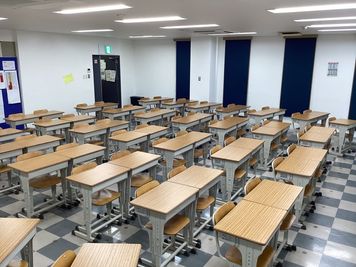 【英進館薬院本校レンタルスペース】 別館5階の室内の写真