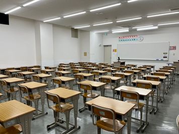 ＜英進館香椎本館レンタルスペース202教室＞70名収容💺セミナー/ワークショップ/会議/ボードゲーム - 【英進館香椎本館レンタルスペース】
