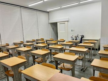 【英進館香椎本館レンタルスペース】 201教室の室内の写真