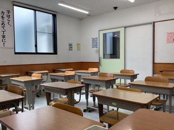 【英進館福間校レンタルスペース】 本館2番教室の室内の写真