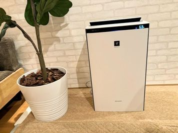 最先端の空気清浄機を導入しました！ - シエスタ烏丸 〈シエスタ烏丸〉【11名～20名様専用】の室内の写真