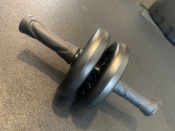 アブローラー
 - 貸切レンタルジム武蔵小山(スミスマシン×サンドバッグ) 【駅徒歩２分/超高濃度水素水飲み放題】レンタルジムHBT武蔵小山の設備の写真