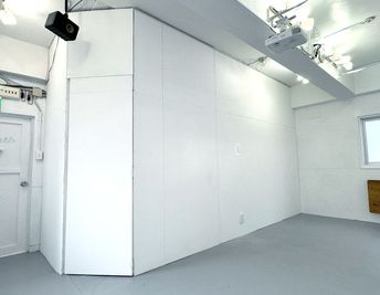 レンタルスペース東側の壁面 - Vearthの室内の写真